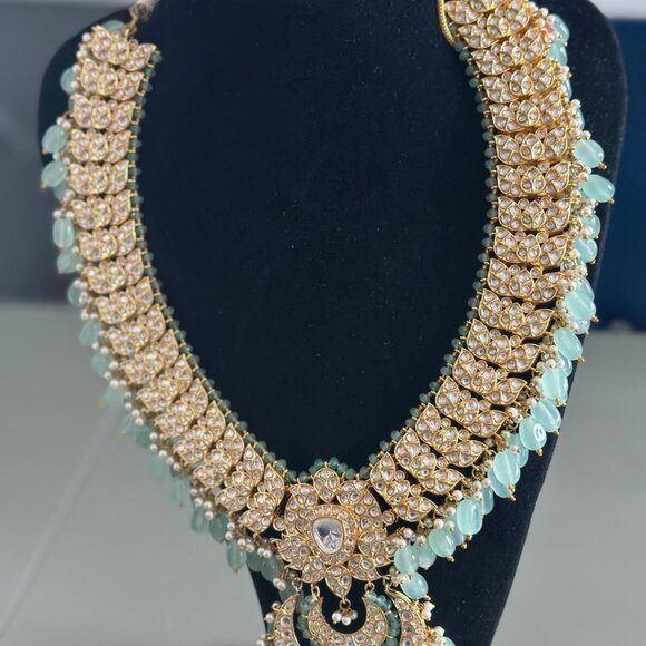 Exquisite Mint Green Kundan Polki Necklace Set - Picture 3 of 5